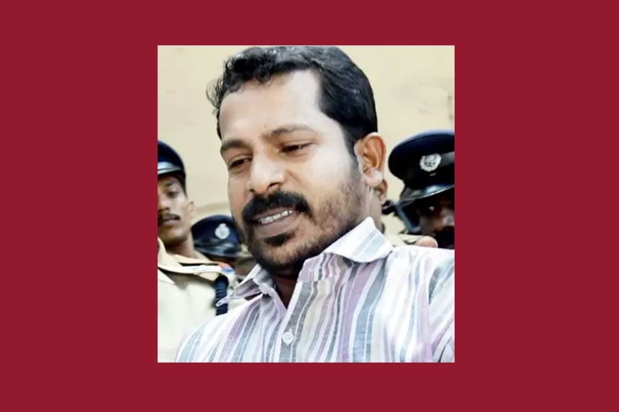 kodi-suni ടി പി വധക്കേസ് പ്രതി കൊടി സുനിക്ക് പരോള്; ജയിലില് നിന്ന് പുറത്തിറങ്ങി