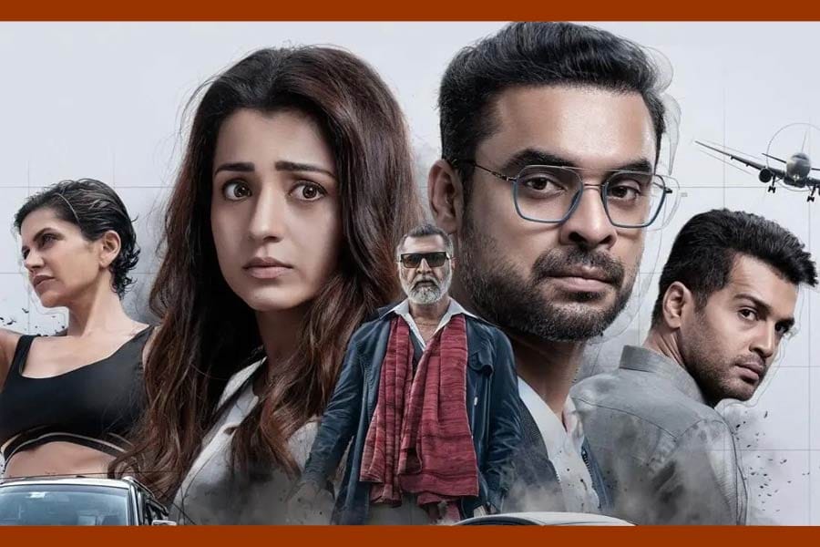 ടൊവിനോ തോമസിന്റെ "ഐഡന്റിറ്റി" 2025-ലെ മോളിവുഡിന്റെ ആദ്യ ഹിറ്റ്