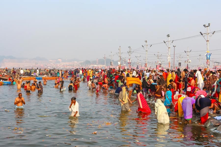 എന്താണ് കുംഭമേളയുടെ പ്രാധാന്യം? ആരാണ് അഘോരികളും, നാഗ സന്യാസിമാരും?