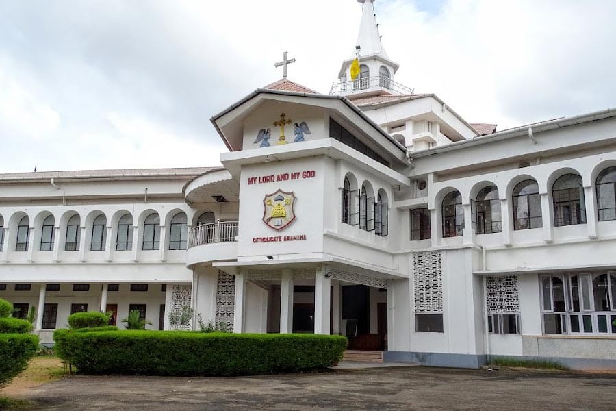 Devalokam_Aramana,_Kottayam സമാധാനത്തിന്റെ വാതിൽ വീണ്ടും തുറന്നിടുന്നു: ഓർത്തഡോക്സ് സഭ