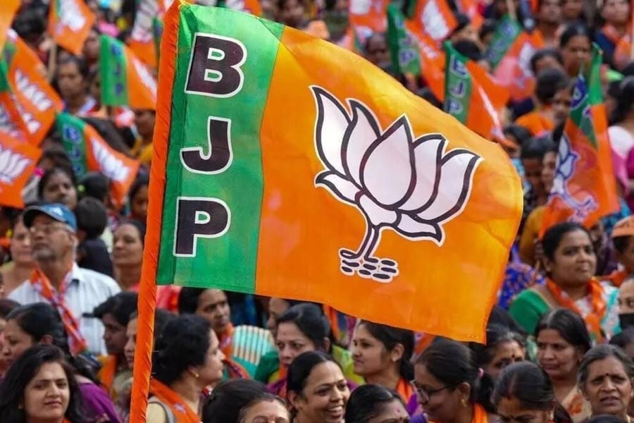 bjp-win ആപ്പിന് ആഘാതം, അരവിന്ദ് കേജ്രിവാൾ വീണു; ഡൽഹി ബി ജെ പി തിരിച്ചുപിടിച്ചു.