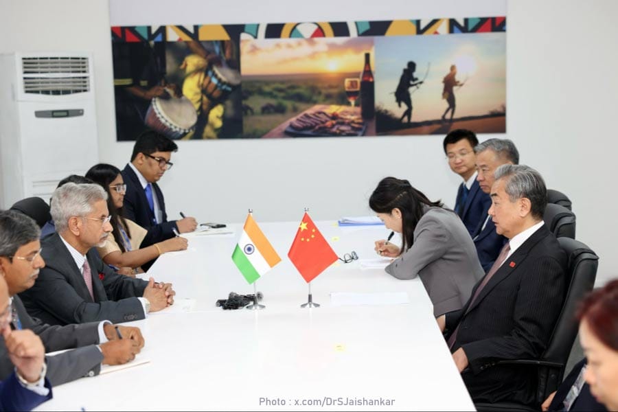 india-china-meet ഇന്ത്യ–ചൈന ബന്ധം; കൈലാസ് മാനസരോവർ യാത്രയും വിമാന സർവീസും പുനരാംരംഭിച്ചേക്കും.