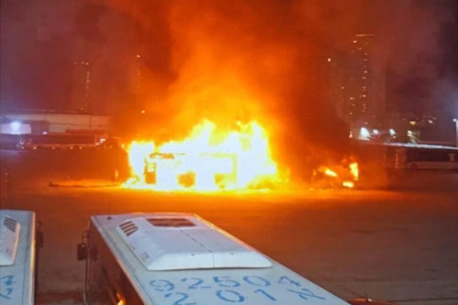 israel-bus-depot-bomb-blast ഇസ്രയേലിൽ ബസുകളിൽ സ്ഫോടനപരമ്പര.