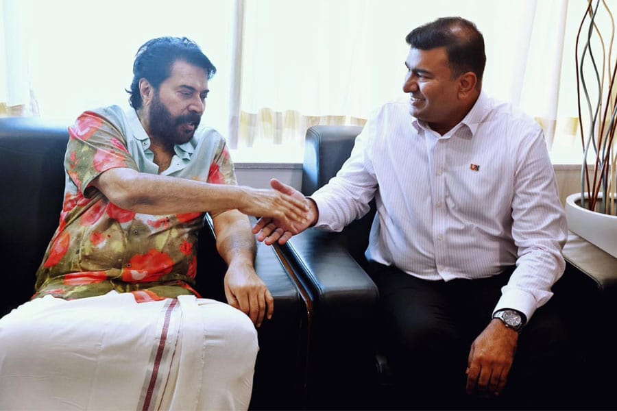 'നമ്മുടെ ഫാന്‍സിന്റെ പഴയ ആളാ...' ഫാന്‍സിലെ പഴയ പയ്യനെ മന്ത്രിയായി മുന്നില്‍ക്കണ്ടപ്പോൾ മമ്മൂട്ടി; ആദരവോടെ ജിന്‍സന്‍