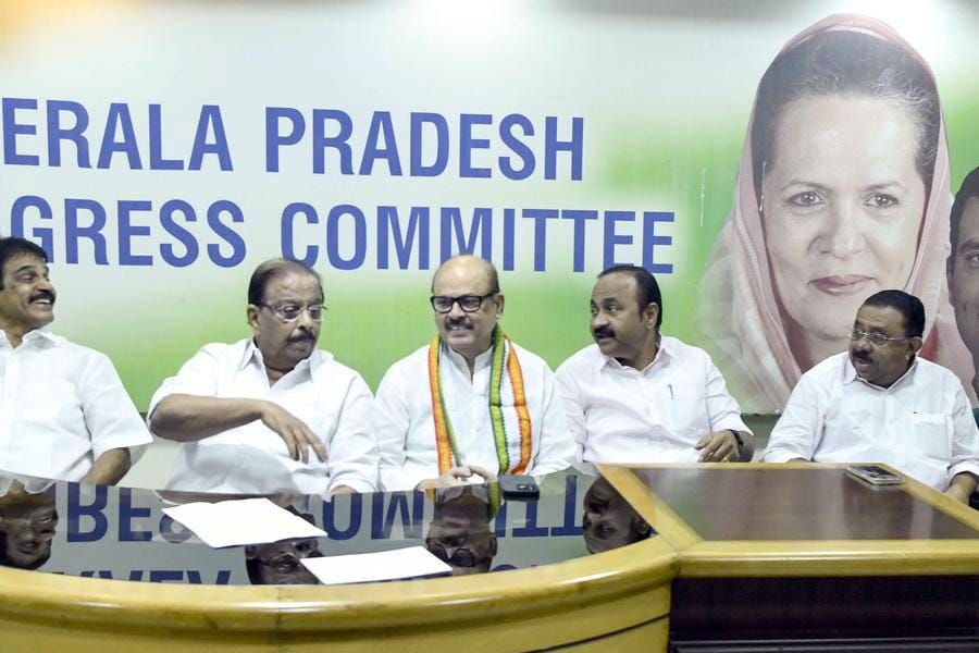 kpcc സംസ്ഥാന കോൺഗ്രസിൽ നേതൃമാറ്റം ഉടൻ; ഡിസിസികളിലും അഴിച്ചുപണിക്കു സാധ്യത