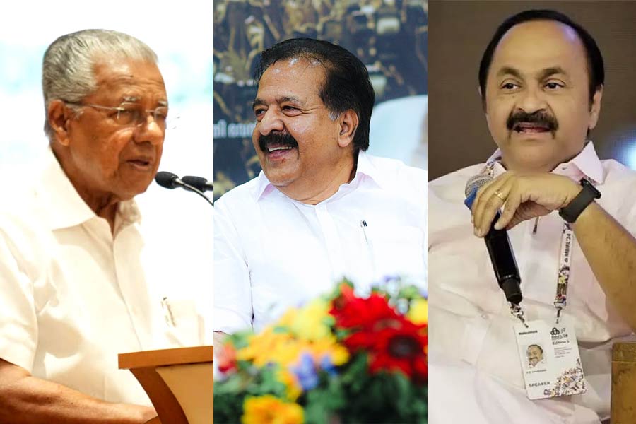 pinarayi-ramesh-satheeshan ‘ചെന്നിത്തല ഭാവി മുഖ്യമന്ത്രിയാകട്ടെ’, എന്ന് സ്വാഗത പ്രാസംഗികൻ; ‘കൊടും ചതിയായിപ്പോയി’ എന്ന് മുഖ്യമന്ത്രി, മുഖ്യമന്ത്രി അധികം തമാശ പറയണ്ട എന്ന് സതീശന്.