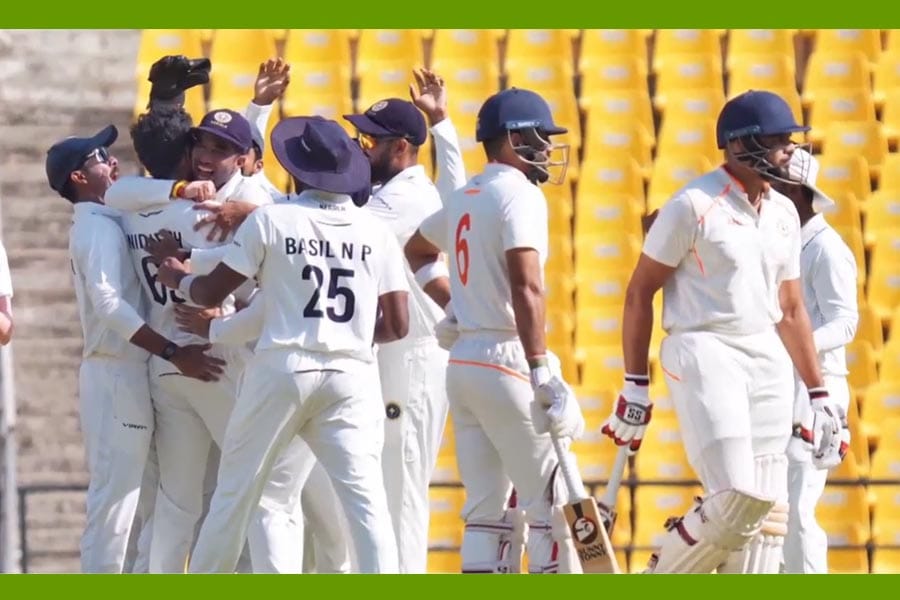 ranji-trophy-final രഞ്ജി ട്രോഫി ഫൈനൽ: ആദ്യദിനം 250 കടന്ന് വിദര്ഭ, ഇന്ന് കേരളത്തിന് നിർണായക ദിനം