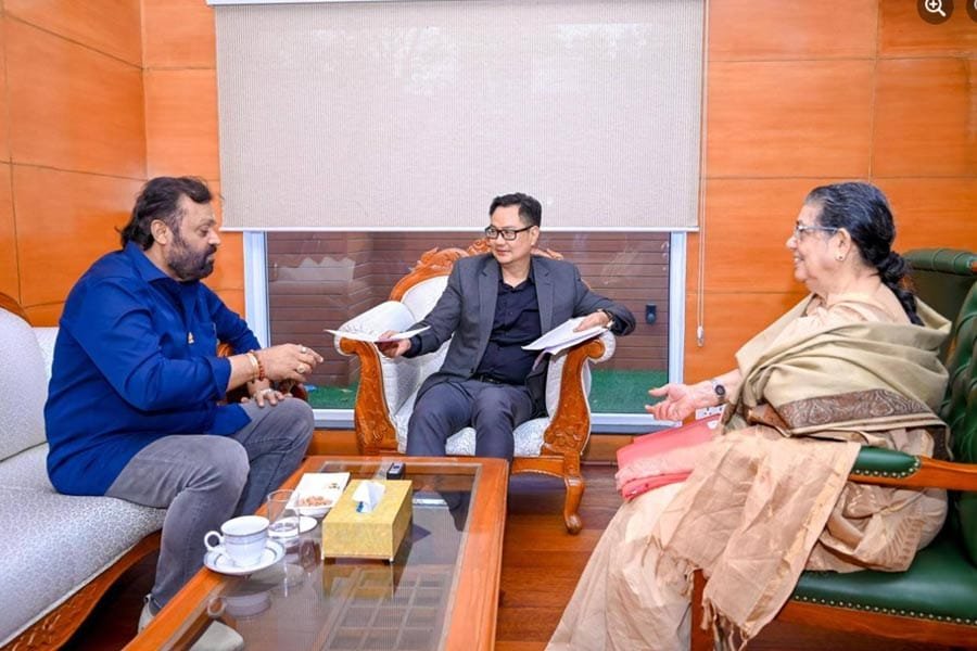 suresh-gopi-suhra സുഹ്റയ്ക്ക് നൽകിയ വാക്കുപാലിച്ച് സുരേഷ് ഗോപി; ന്യൂനപക്ഷകാര്യ മന്ത്രിയുമായി സുപ്രധാന ചർച്ച.