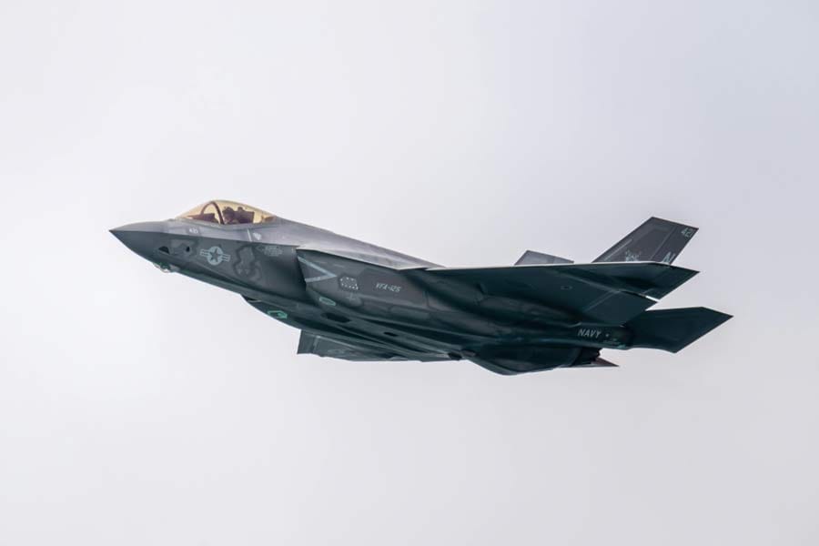 25% തീരുവ വിവാദം: എഫ്-35 ഫൈറ്റർ ജെറ്റ് കരാർ റദ്ദാക്കാൻ കാനഡയുടെ നീക്കം