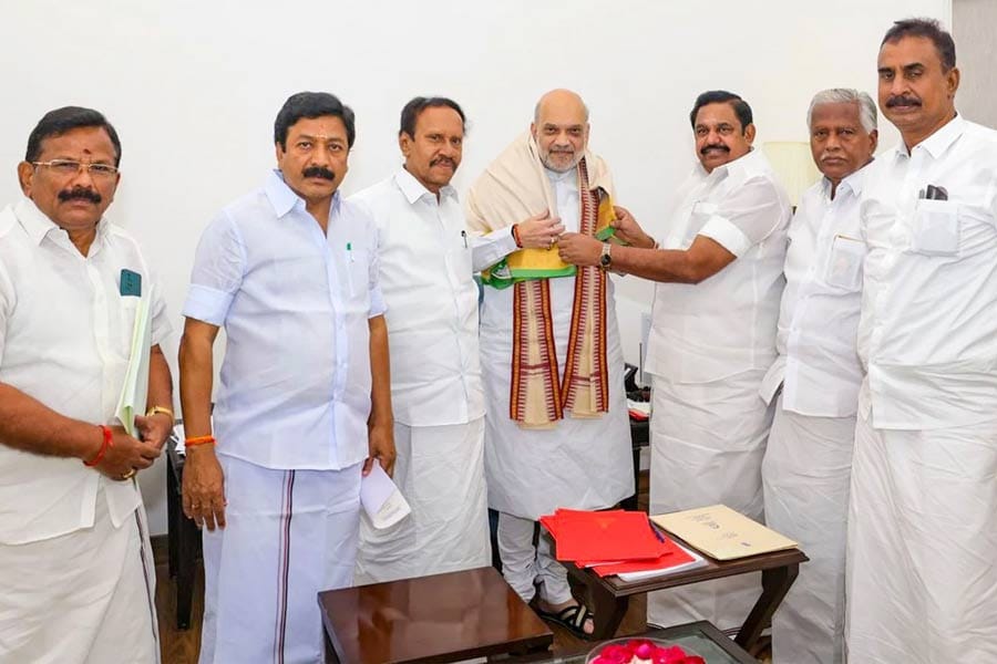 അണ്ണാ ഡി എം കെ, എൻ ഡി എ യിലേക്കെന്നു സൂചന