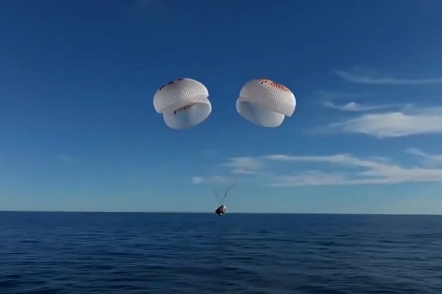 തൊട്ട് സുനിത വില്യംസും സംഘവും ഭൂമിയിൽ.