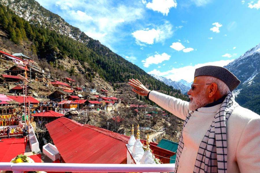 modi-in-uttarkhand ഇന്ത്യ-ചൈന യുദ്ധം: ഉപേക്ഷിക്കപ്പെട്ട അതിർത്തി ഗ്രാമങ്ങളുടെ പുനരധിവാസം ഉറപ്പാക്കും, അവയെ വിനോദസഞ്ചാര കേന്ദ്രങ്ങളാക്കി മാറ്റും.