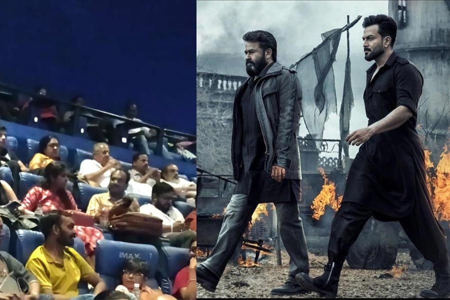 pinarayi-watching-empuran പൗരന്റെ ആവിഷ്കാര സ്വാതന്ത്ര്യം സംരക്ഷിക്കപ്പെടേണ്ടതാണ്; പിണറായി വിജയൻ