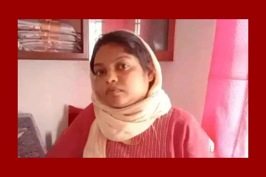 12 വയസ്സുകാരനെ കട്ടൻകാപ്പിയെന്നു തെറ്റിദ്ധരിപ്പിച്ച് മദ്യം കുടിപ്പിച്ച യുവതി അറസ്റ്റിൽ