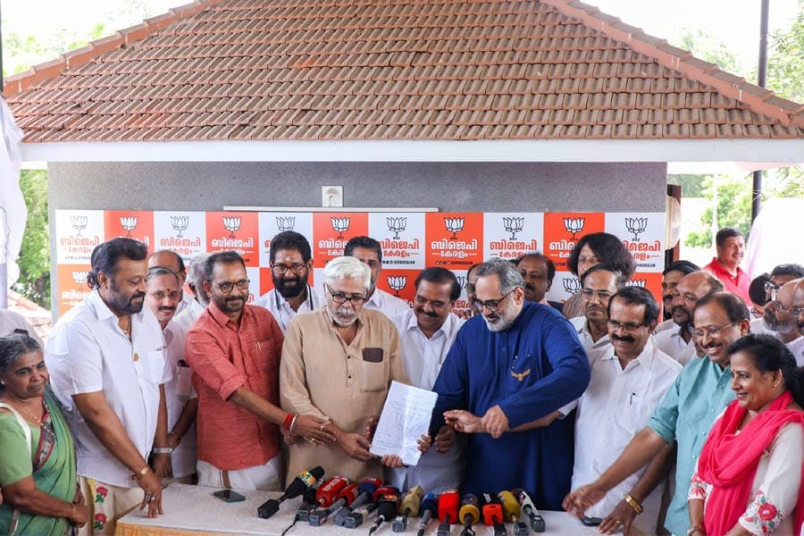 rajeev-chandrashekar-nomina സംസ്ഥാന അദ്ധ്യക്ഷ തെരഞ്ഞെടുപ്പ്; രാജീവ് ചന്ദ്രശേഖർ നാമനിർദ്ദേശ പത്രിക സമർപ്പിച്ചു.