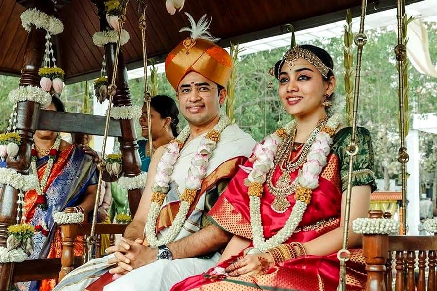 thejaswi-surya-wedding എംപി തേജസ്വി സൂര്യ വിവാഹിതനായി; വധു ഗായിക ശിവശ്രീ സ്കന്ദപ്രസാദ്