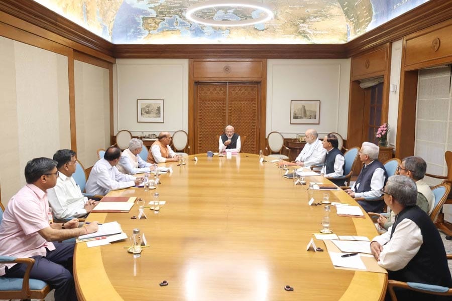 സേനകളോട് സജ്ജമാകാൻ നിർദ്ദേശം, സിന്ധു നദീജല കരാർ മരവിപ്പിച്ചു, പാക്കിസ്ഥാനികൾ ഉടൻ ഇന്ത്യ വിടണം.