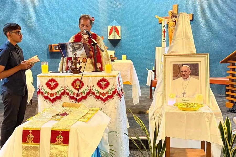 ഡാർവിനിൽ ഫ്രാൻസിസ് മാർപാപ്പയ്ക്ക് വേണ്ടി പ്രത്യേക പ്രാർഥനാ ശുശ്രൂഷ നടത്തി.