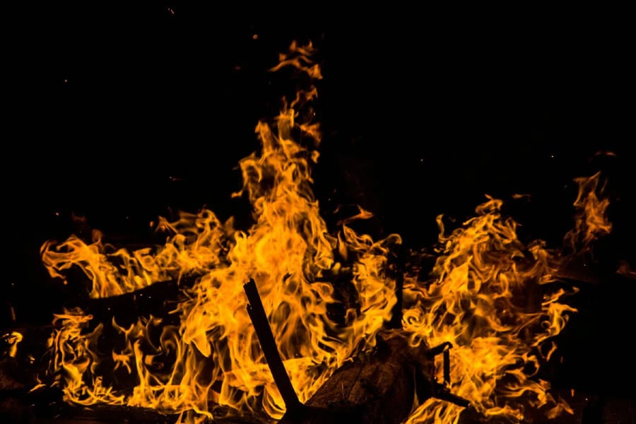 explosion-fire പടക്ക നിർമാണ ശാലയിൽ വൻ പൊട്ടിത്തെറി. രണ്ട് സ്ത്രീകൾ ഉൾപ്പടെ എട്ട് പേർ മരിച്ചു.