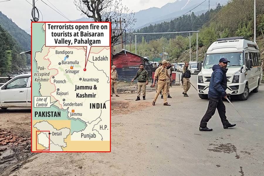 കശ്മീർ ഭീകരാക്രമണം: മരണം 26 ആയി, കൊല്ലപ്പെട്ടവരിൽ ഒരു മലയാളിയും