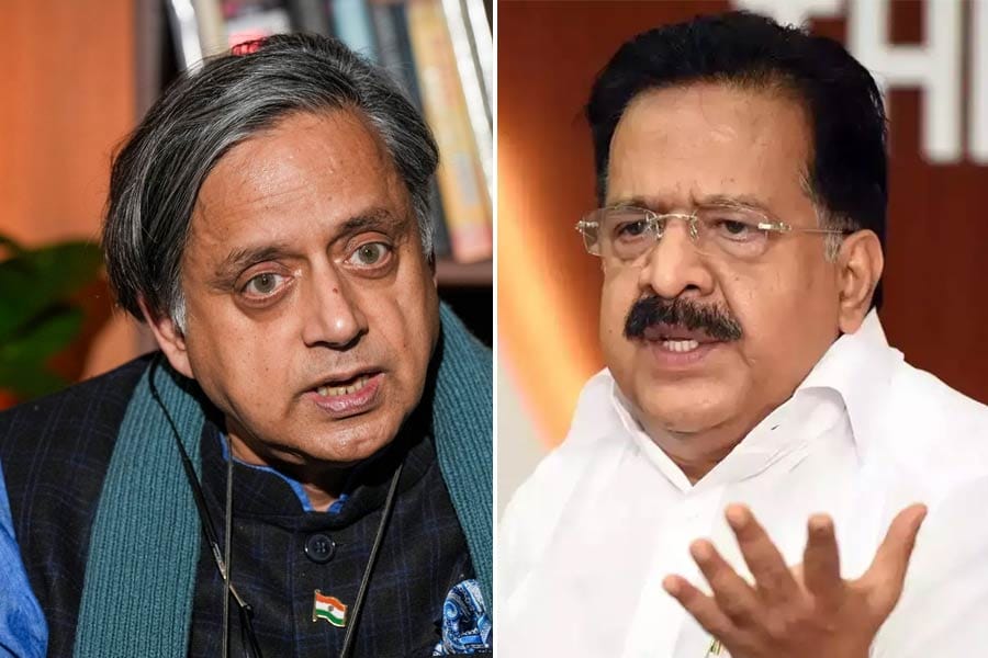 രമേശ്‌ ചെന്നിത്തല ശശി തരൂർ