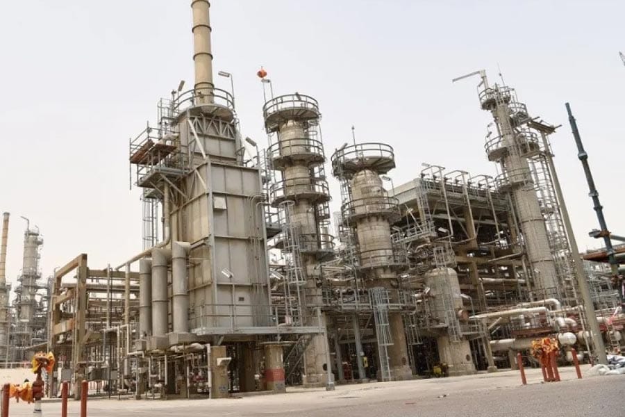 മീന അബ്ദുള്ള റിഫൈനറിയിൽ തീപിടുത്തം: ഒരാൾ മരിക്കുകയും നാലുപേർക്ക് പരിക്കേൽക്കുകയും ചെയ്തു