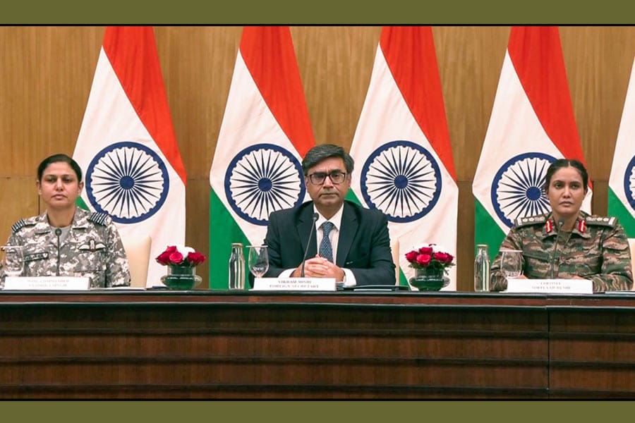 പാക്കിസ്ഥാന്റെ നുണ പ്രചാരണങ്ങൾ തള്ളി; പാക് സൈനിക കേന്ദ്രങ്ങളും റഡാർ സംവിധാനങ്ങളും ഇന്ത്യ ആക്രമിച്ചു.