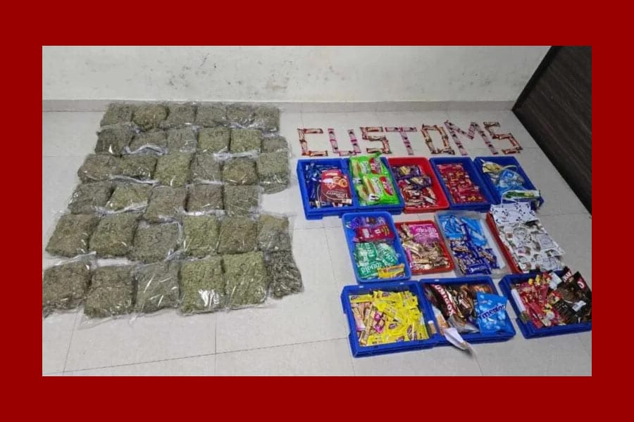 40 കോടിയുടെ മയക്കുമരുന്നുമായി മൂന്ന് സ്ത്രീകൾ കരിപ്പൂർ വിമാനത്താവളത്തിൽ പിടിയിൽ.