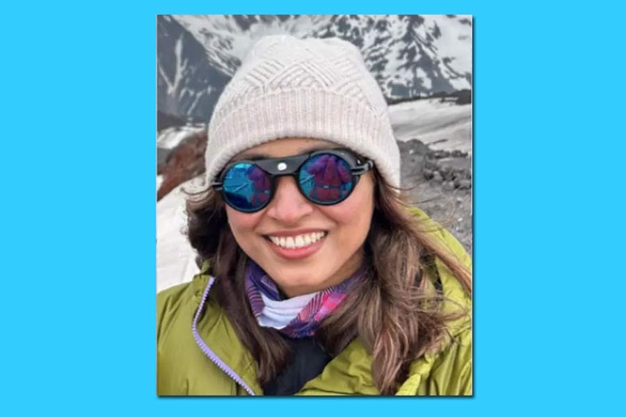 എവറസ്റ്റിന്റെ നെറുകയിൽ തൊട്ട് ആദ്യ മലയാളി യുവതി; ചരിത്രം കുറിച്ച് കണ്ണൂരുകാരി സഫ്രീന.