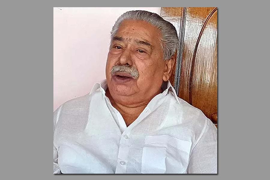 P-J-Francis-passed-away മരാരികുളത്ത് അച്യുതാനന്ദനെ തോല്പിച്ച കോൺഗ്രസ് നേതാവും മുൻ എംഎൽഎയുമായ പി.ജെ. ഫ്രാൻസിസ് അന്തരിച്ചു