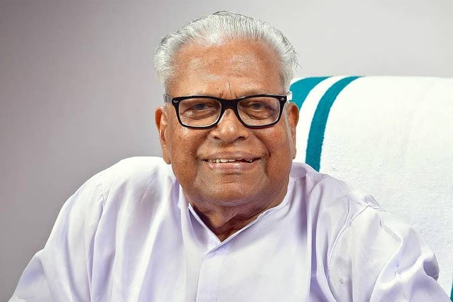 V-S-Achuthanandan വി എസ് അച്യുതാനന്ദൻ്റെ നിലയിൽ മാറ്റമില്ല; ഗുരുതരമായി തുടരുന്നു.