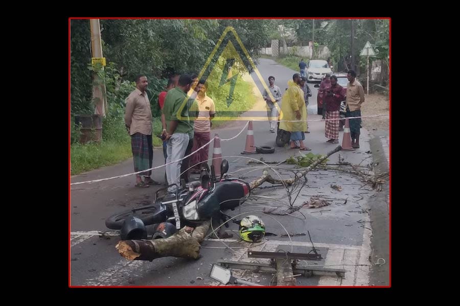 റോഡിൽ വീണ് കിടന്ന വൈദ്യുത ലൈനിൽ നിന്ന് ഷോക്കേറ്റു പത്തൊമ്പതുകാരൻ മരിച്ചു