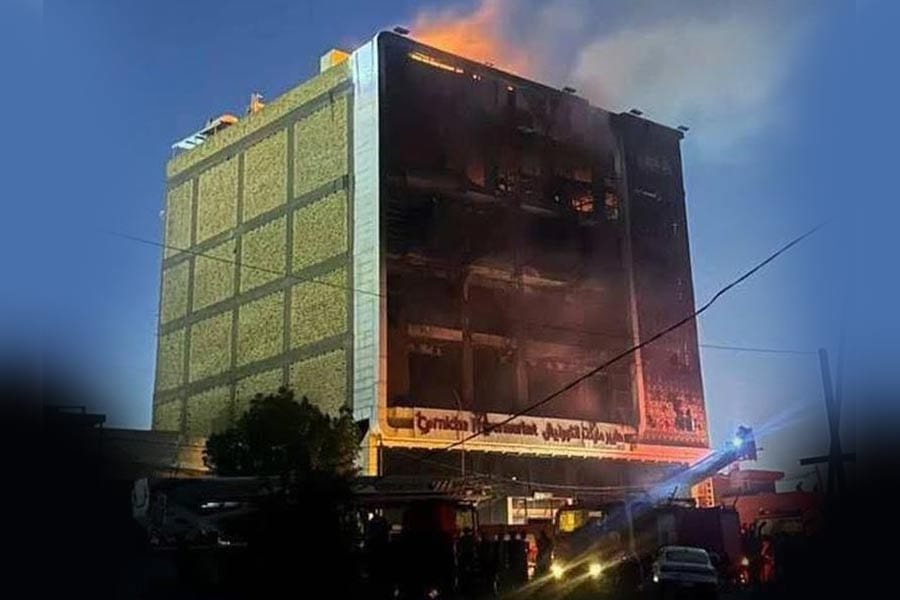 ഇറാഖിലെ ഒരു ഷോപ്പിംഗ് മാളിൽ ഉണ്ടായ തീപിടിത്തത്തിൽ 61 പേർ മരിച്ചു