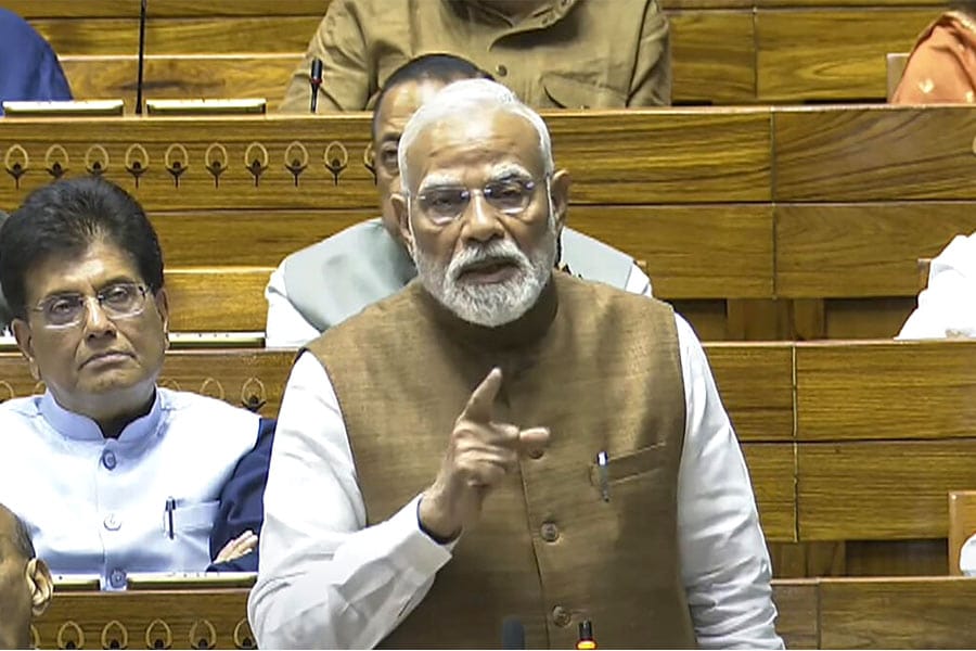 ആക്രമണം നിർത്താൻ ഒരു നേതാവും പറഞ്ഞില്ല; ഇന്ത്യക്ക് കശ്മീരിലെ മണ്ണ് നഷ്ടമായത് കോണ്‍ഗ്രസ് ഭരണകാലത്ത്: നരേന്ദ്ര മോദി