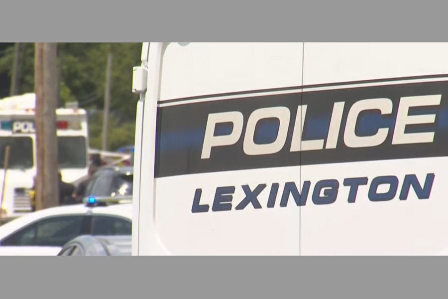 അമേരിക്കയിലെ കെന്റക്കിയിൽ ക്രിസ്ത്യൻ ദേവാലയത്തിൽ നടന്ന വെടിവെപ്പിൽ രണ്ടുപേർ കൊല്ലപ്പെട്ടു.