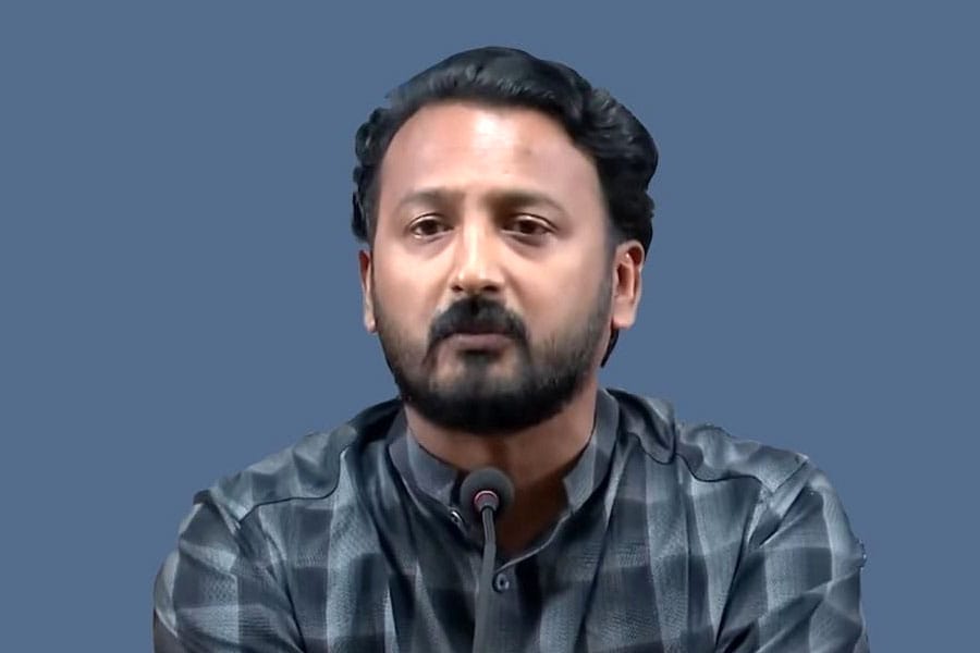 Rahul-Mamkootathil രാഹുൽ മാങ്കൂട്ടത്തിൽ യൂത്ത് കോൺഗ്രസ് സംസ്ഥാന അധ്യക്ഷ പദം രാജിവച്ചു.