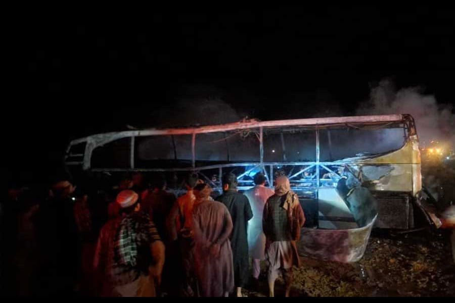 afghanistan-bus-accident അഫ്ഗാനിസ്ഥാനിൽ ബസിന് തീപിടിച്ചു, 19 കുട്ടികൾ ഉൾപ്പെടെ 79 പേർ മരിച്ചു.