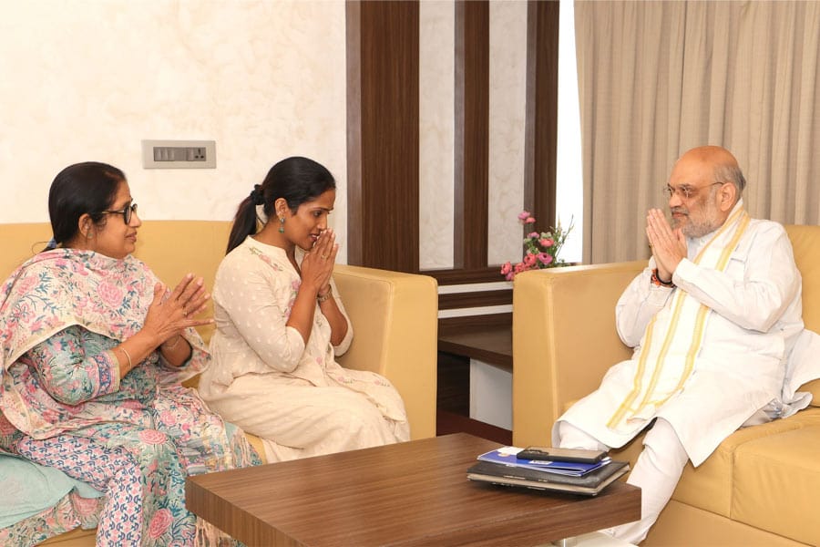 പഹൽ​ഗാം ഭീകരാക്രമണത്തിൽ കൊല്ലപ്പെട്ട രാമചന്ദ്രന്റെ കുടുംബത്തെ അമിത് ഷാ സന്ദർശിച്ചു