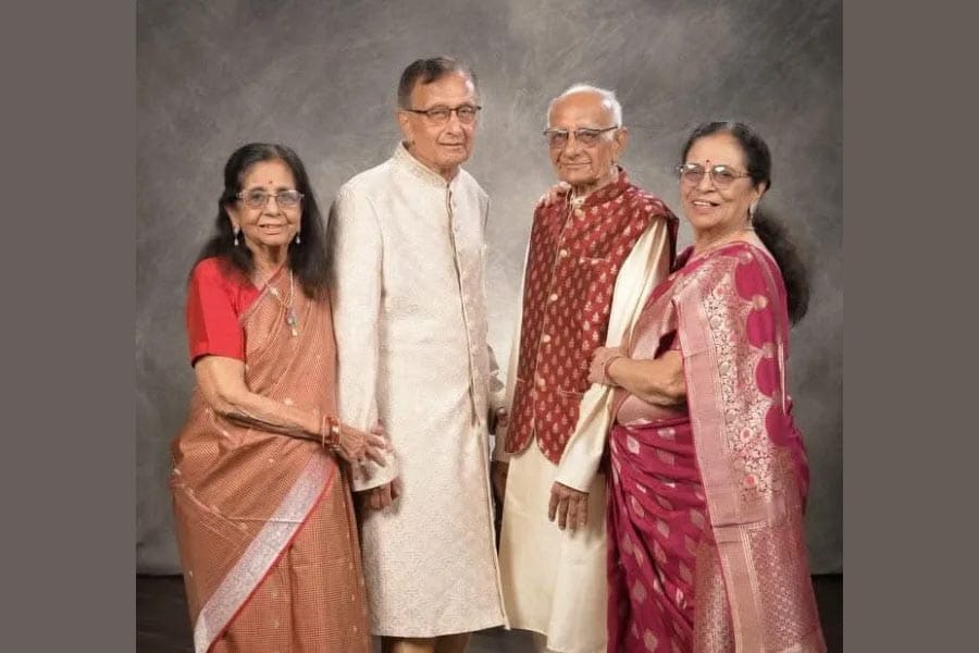 ക്ഷേത്രദർശനത്തിനു പോയ ഇന്ത്യൻ വംശജരെ വാഹനപകടത്തിൽ മരിച്ച നിലയിൽ കണ്ടെത്തി.