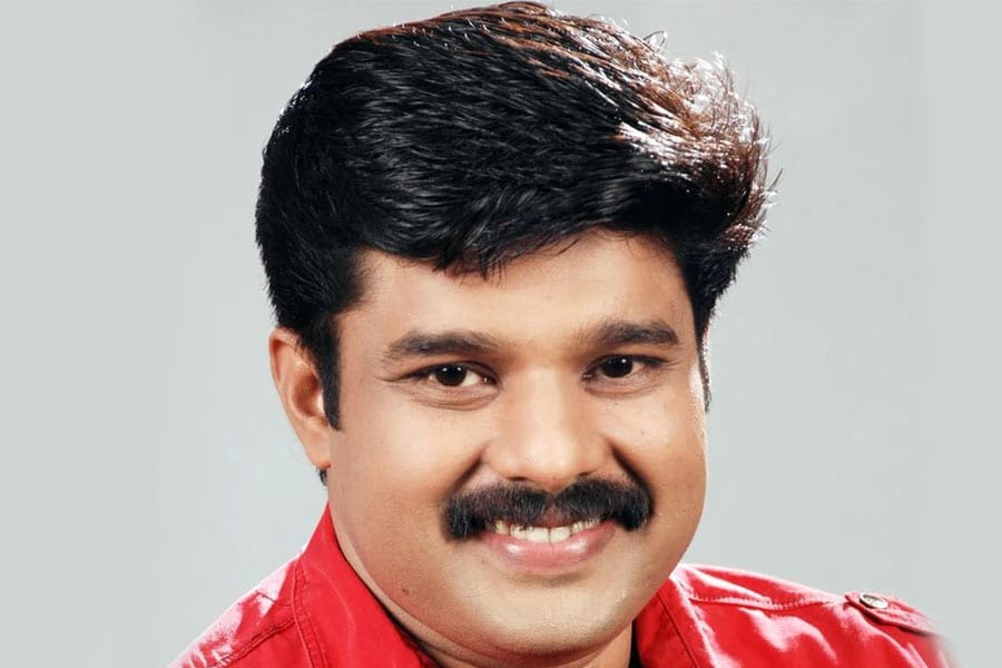 ചലച്ചിത്ര-മിമിക്രി താരം കലാഭവൻ നവാസ് അന്തരിച്ചു.