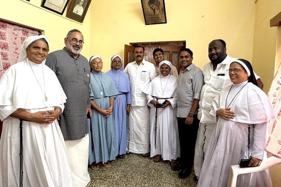 nuns-got-bail കത്തോലിക്ക സന്യാസിനികൾ ജയിൽ മോചിതരായി; ആശ്വാസകരമെന്ന് മാർ റാഫേൽ തട്ടിൽ, ആഭ്യന്തരമന്ത്രി പറഞ്ഞ വാക്ക് പാലിച്ചെന്ന് മാർ ജോസഫ് പാംപ്ലാനി.