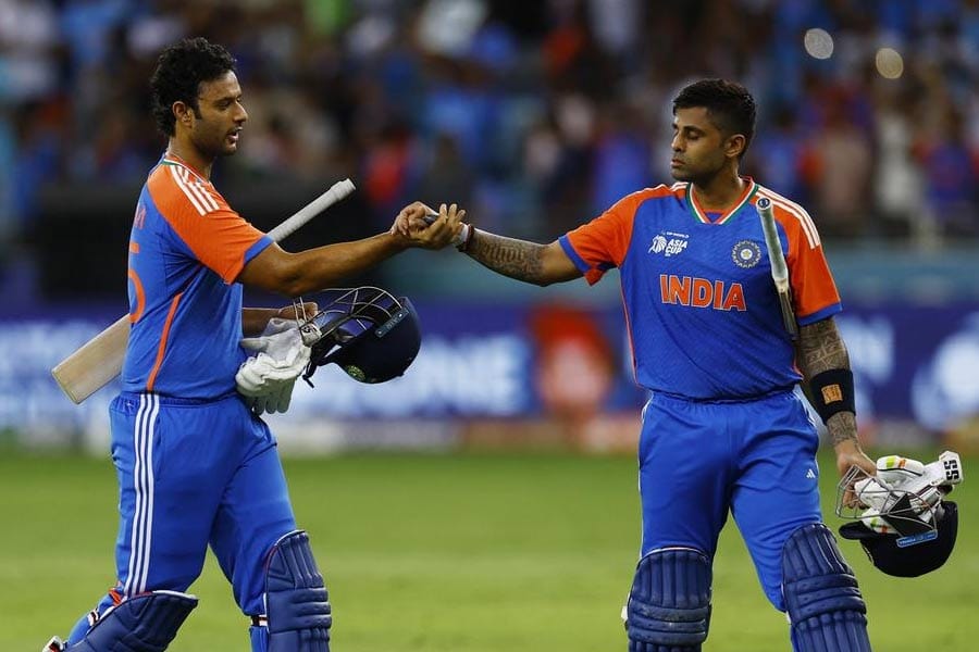 india-pakistan-cricket-matc പാക്കിസ്ഥാനെ അനായാസം അടിച്ചൊതുക്കി നീലപ്പട; ഇന്ത്യയ്ക്ക് ഏഴ് വിക്കറ്റ് ജയം