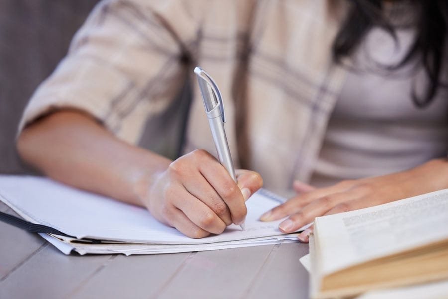 സാഹിത്യ പുരസ്‌കാരങ്ങൾക്ക് കൃതികൾ ക്ഷണിക്കുന്നു