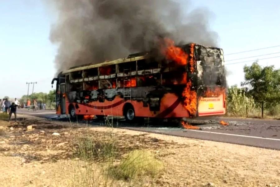 രാജസ്ഥാനിൽ ബസിന് തീപിടിച്ച് 20 മരണം