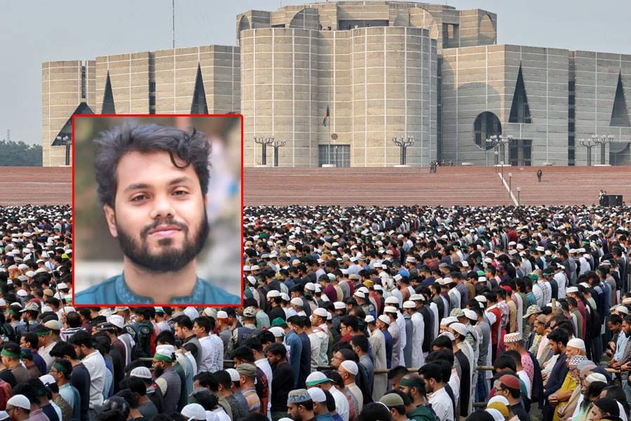 ബംഗ്ലാദേശ് അതിർത്തികളിൽ ജാഗ്രതയോടെ ഇന്ത്യ; ഹാദിയുടെ സംസ്കാര ചടങ്ങിൽ ഒഴുകിയെത്തിയത് ആയിരങ്ങൾ