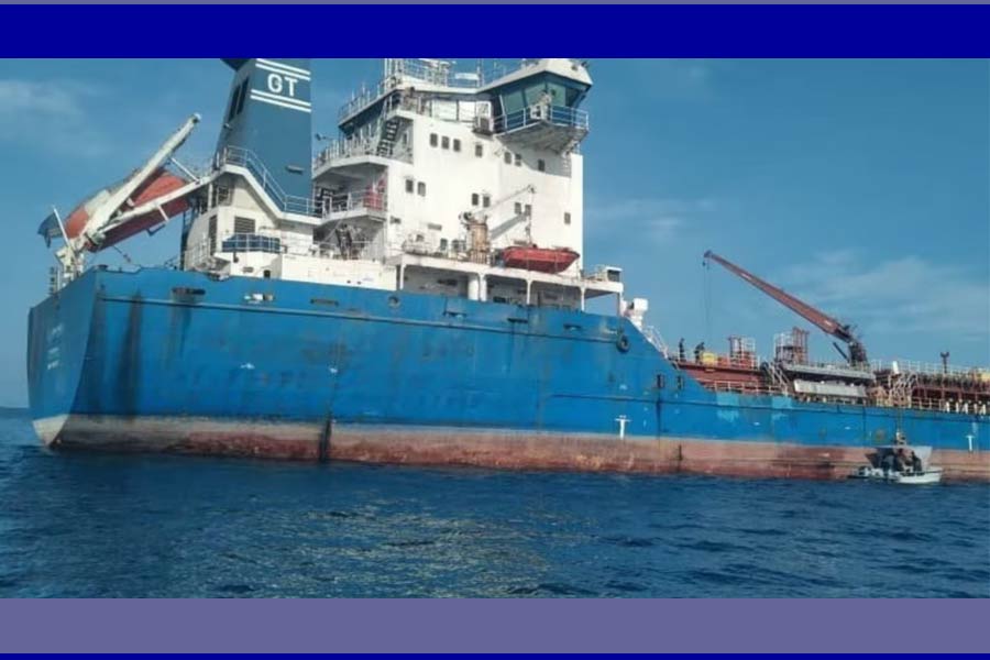 iran-seized-oil-vessel ഒമാൻ ഉൾക്കടലിൽ ഇന്ത്യക്കാരടക്കം 18 ക്രൂ അംഗങ്ങളുള്ള വിദേശ എണ്ണ ടാങ്കർ ഇറാൻ പിടിച്ചെടുത്തു