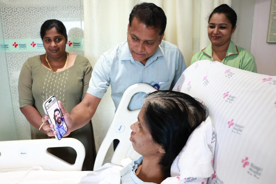 കൃത്രിമക്കാൽ നൽകാമെന്ന് മമ്മൂട്ടി; 'നടക്കു'മെന്ന ഉറപ്പിൽ സന്ധ്യ തിരികെ നാട്ടിലേക്ക്