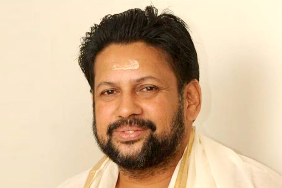 ശബരിമല സ്വര്‍ണക്കൊള്ള കേസിൽ തന്ത്രി കണ്ഠര് രാജീവരെ 14 ദിവസത്തേക്ക് റിമാന്‍ഡ് ചെയ്‌തു; നിരപരാധിയെന്ന് രാഹുൽ ഈശ്വർ