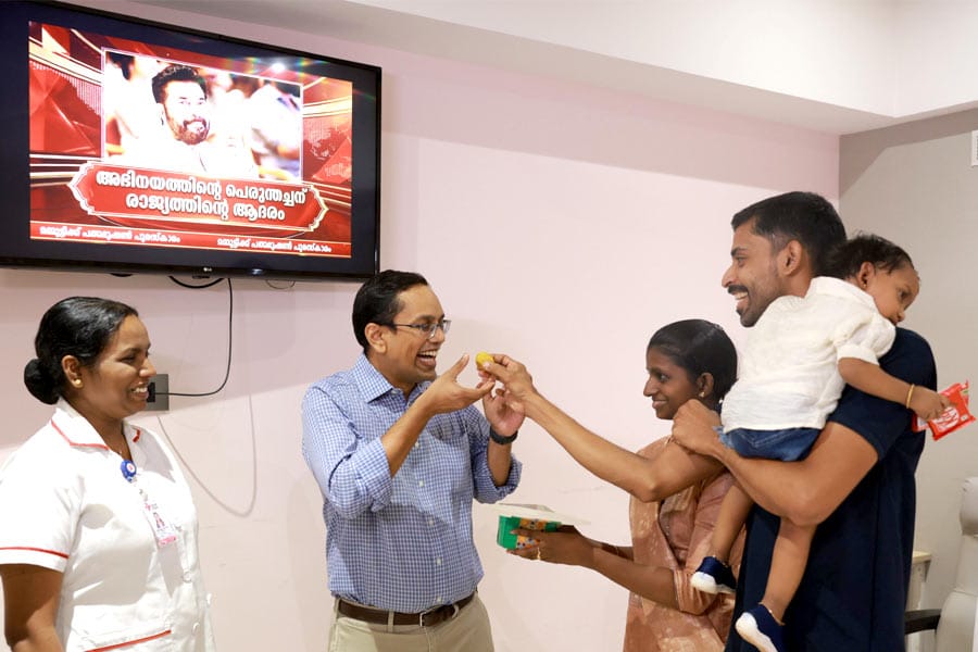 പദ്മഭൂഷൺ നിമിഷത്തിൽ മമ്മൂട്ടിയുടെ ഒരു വാത്സല്യക്കാഴ്ച, നിറകൺചിരിയോടെ റാഹേൽ