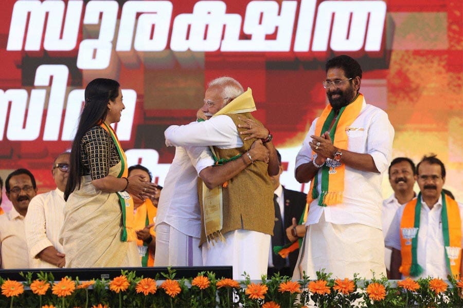 നാല് ട്രെയിനുകൾ മലയാളികൾക്ക് സമ്മാനിച്ച് പ്രധാനമന്ത്രി; വിവിധ പദ്ധതികളും നാടിന് സമർപ്പിച്ചു.